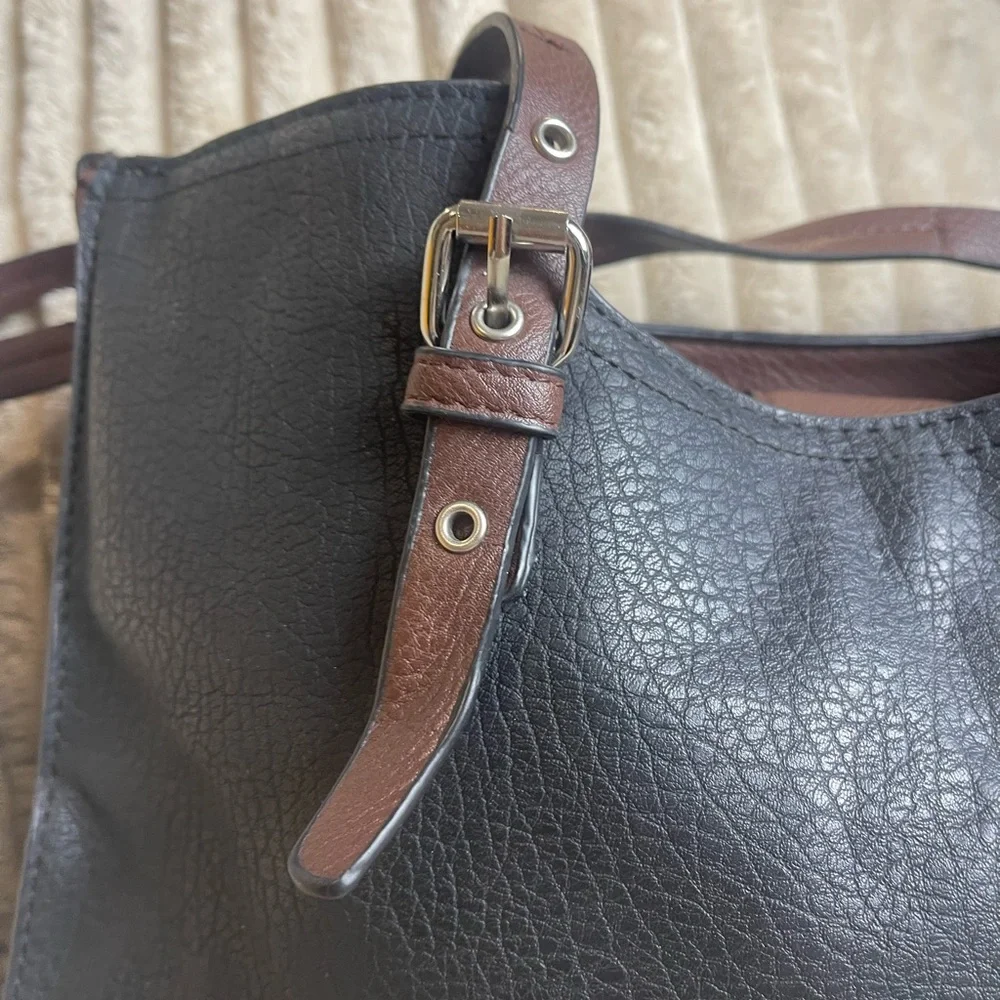 Bueno Two-Tone Black and Brown Shoulder Bag - Picture 2 of 8